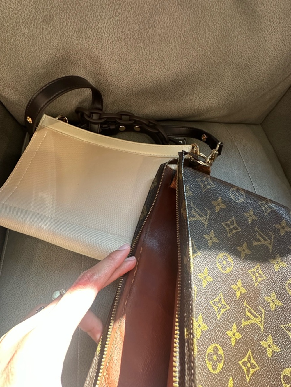 Louis Vuitton Brown Monogram pouch clutch bag - Picture 11 of 16